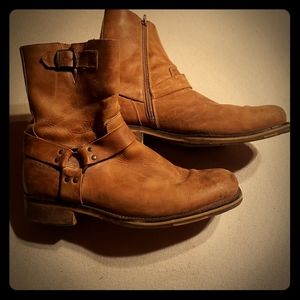 Mens leather boots